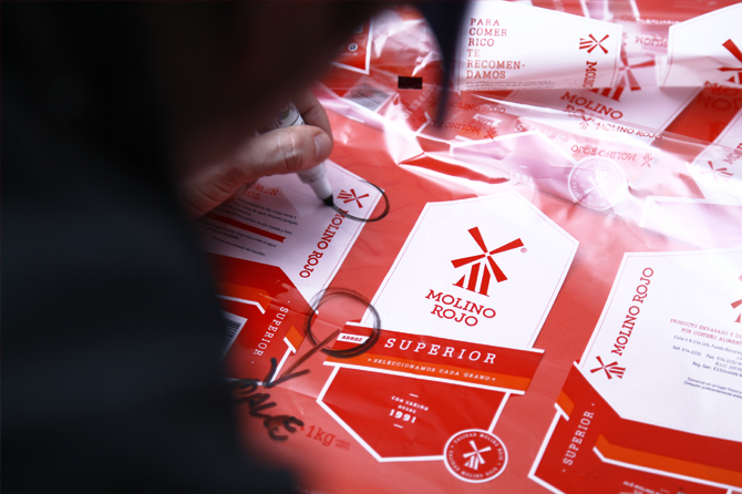 農(nóng)業(yè)產(chǎn)品品牌策劃設(shè)計(jì)——秘魯Molino Rojo紅磨坊雜交水稻品牌形象再設(shè)計(jì)，包裝設(shè)計(jì)——包裝設(shè)計(jì)2——尚略廣告品牌策劃與廣告設(shè)計(jì)公司