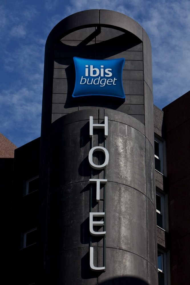 宜必思酒店標(biāo)志設(shè)計(jì)，品牌形象設(shè)計(jì)，廣告設(shè)計(jì)13