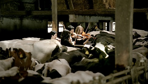 有趣的營(yíng)銷(xiāo)——德國(guó)多特蒙德音樂(lè)廳“音樂(lè)牛奶”營(yíng)銷(xiāo)——尚略中國(guó)品牌策劃與與廣告設(shè)計(jì)公司2