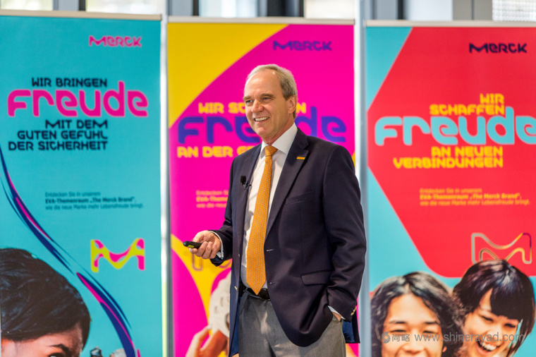 德國默克集團(tuán)新英文文字商標(biāo)LOGO設(shè)計(jì)-上海LOGO設(shè)計(jì)公司設(shè)計(jì)資訊13