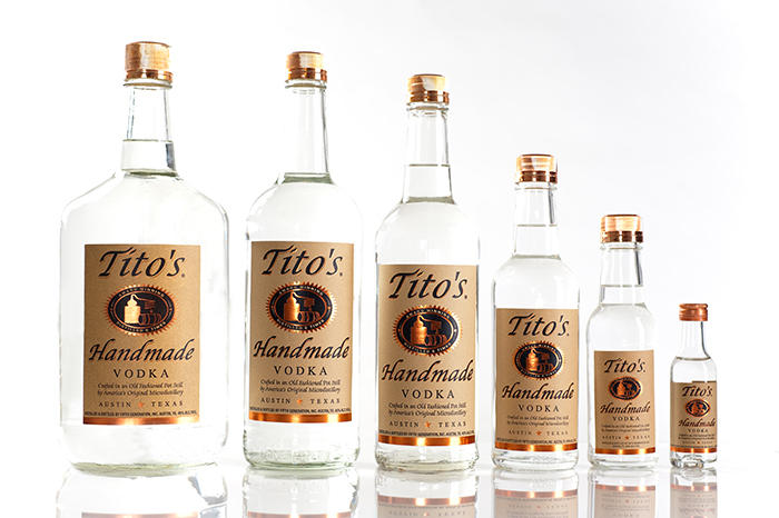 美國 Tito’s Handmade Vodka 伏特加酒包裝設(shè)計(jì)全家福-尚略上海包裝設(shè)計(jì)公司
