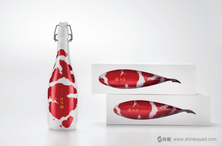 日本錦鯉清酒包裝設(shè)計和外盒包裝設(shè)計-上海包裝設(shè)計公司設(shè)計佳作鑒賞培訓(xùn)1