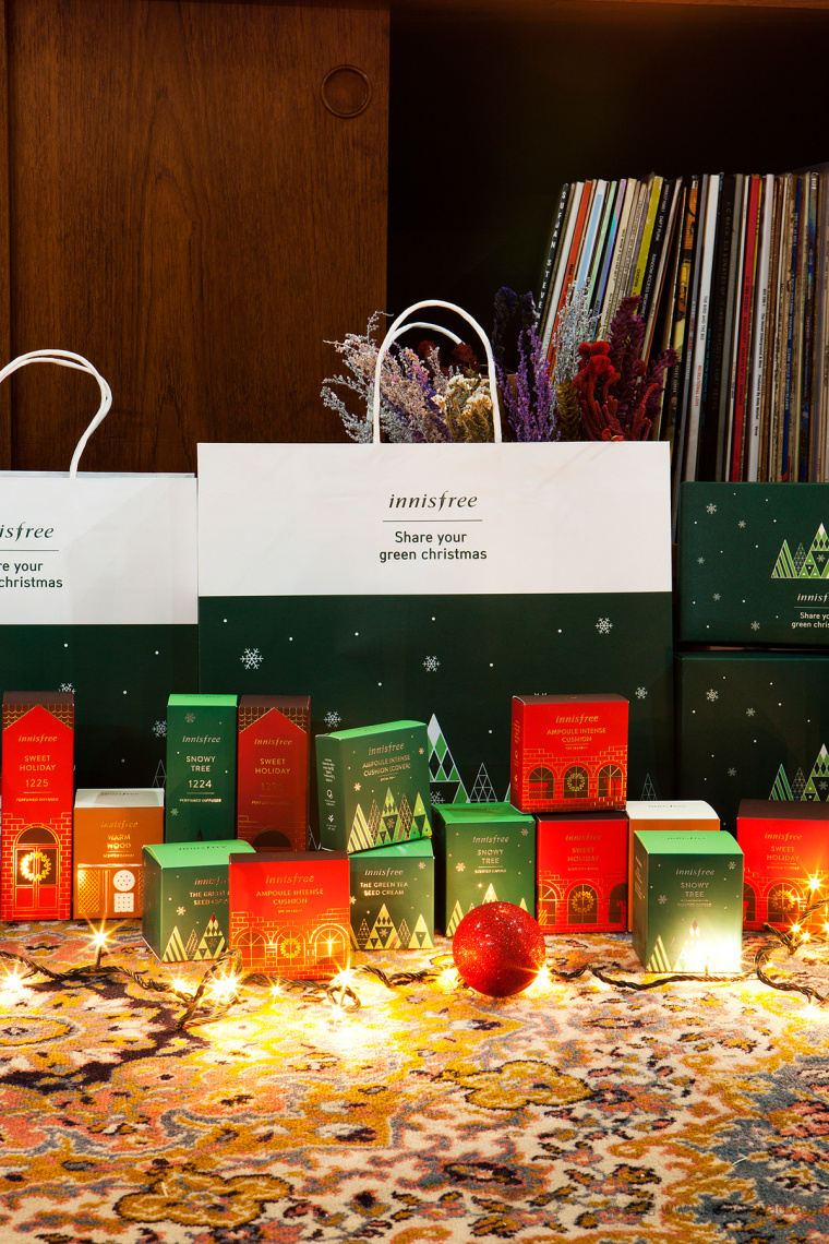 12上海包裝設(shè)計公司-韓國 Innisfree 女性化妝品護(hù)膚品品牌圣誕節(jié)日裝包裝設(shè)計