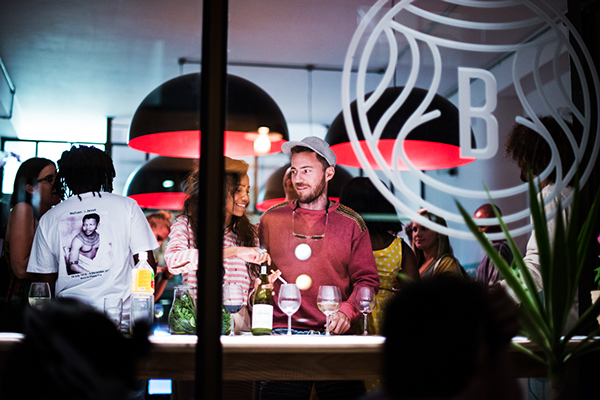 上海標志設計公司分享開普敦 Beijing Opera 中式餐廳標志設計VI設計7