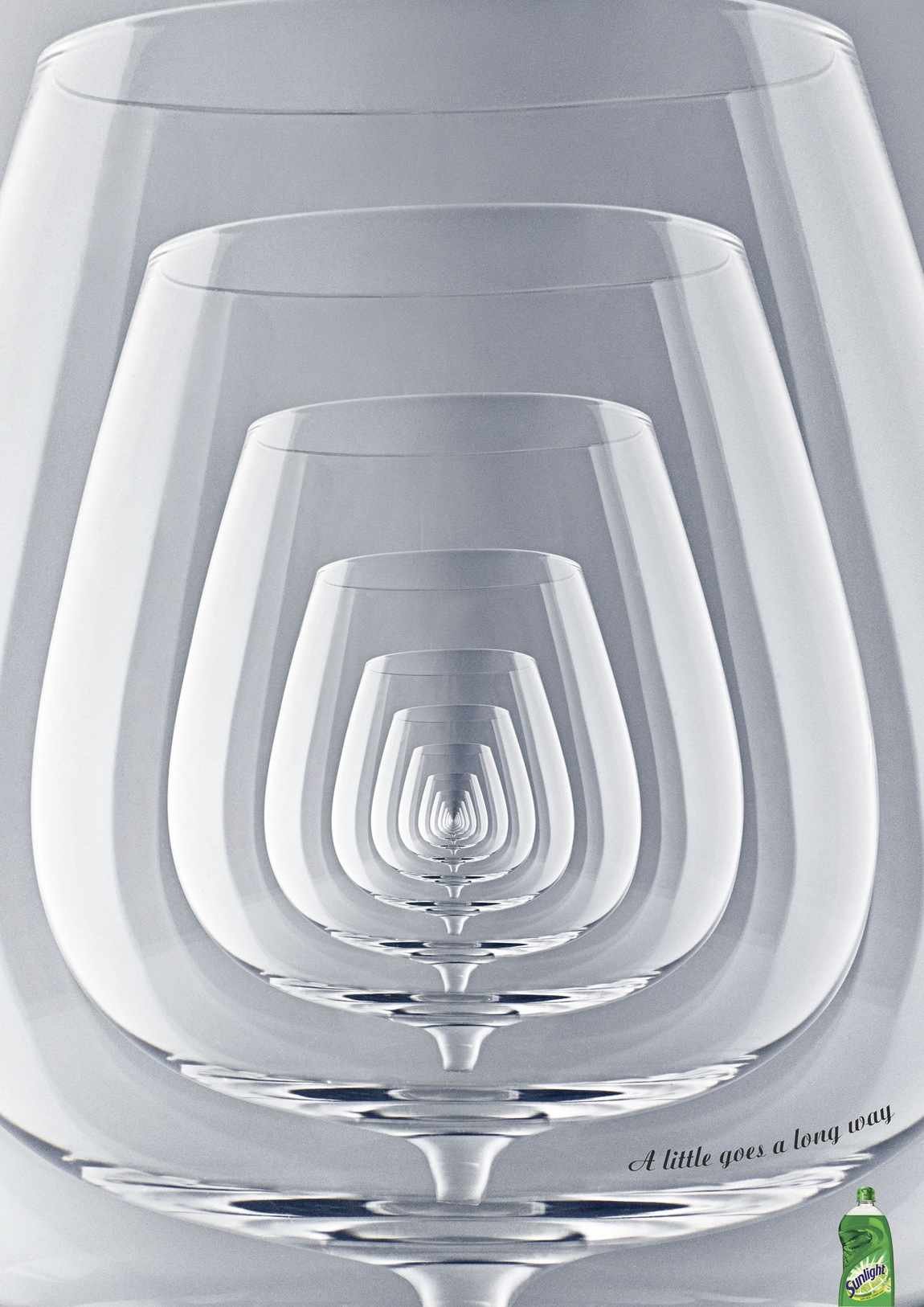 尚略上海廣告設計公司佳作推薦Sunlight 廚具清洗劑平面廣告創(chuàng)意設計2-杯子篇