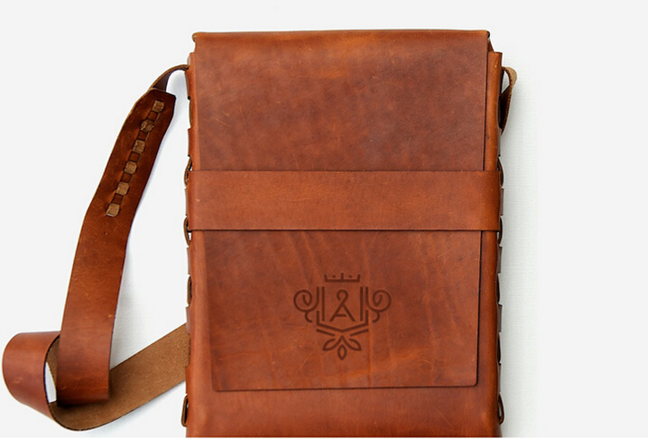 Adelis 皮具皮包鳥形品牌標(biāo)志設(shè)計(jì)5-上海品牌策劃設(shè)計(jì)公司