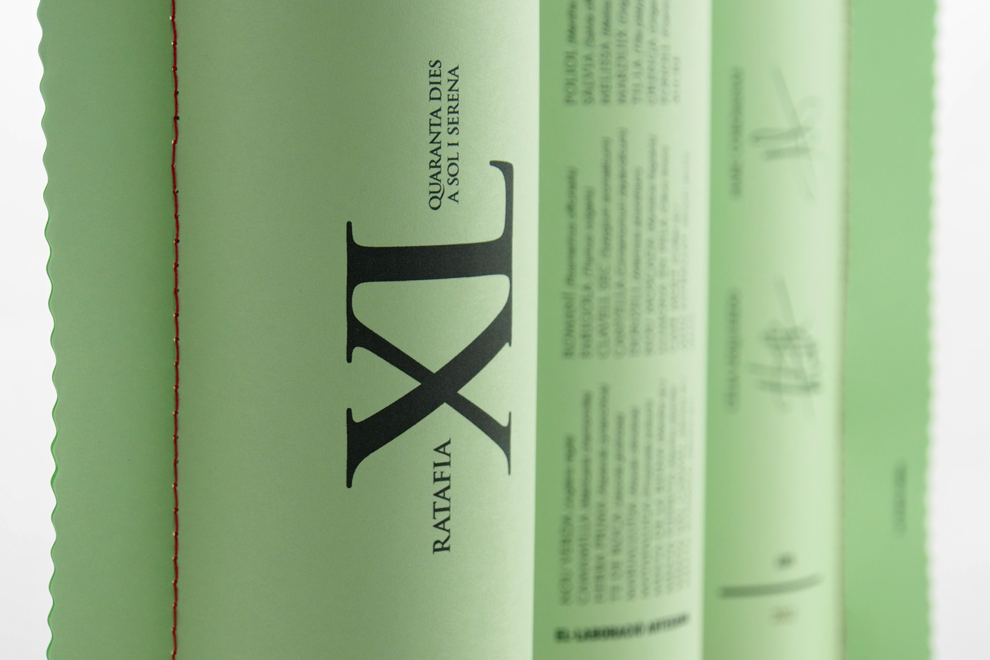 XL Ratafia 果酒簡約包裝設(shè)計(jì)2