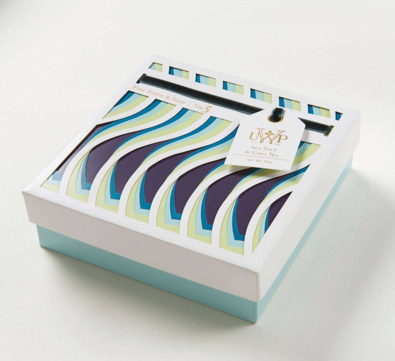 UWP高端奢侈肥皂禮盒包裝設(shè)計(jì)-水紋圖形 UWP高端奢侈肥皂禮盒包裝設(shè)計(jì)-水紋圖形