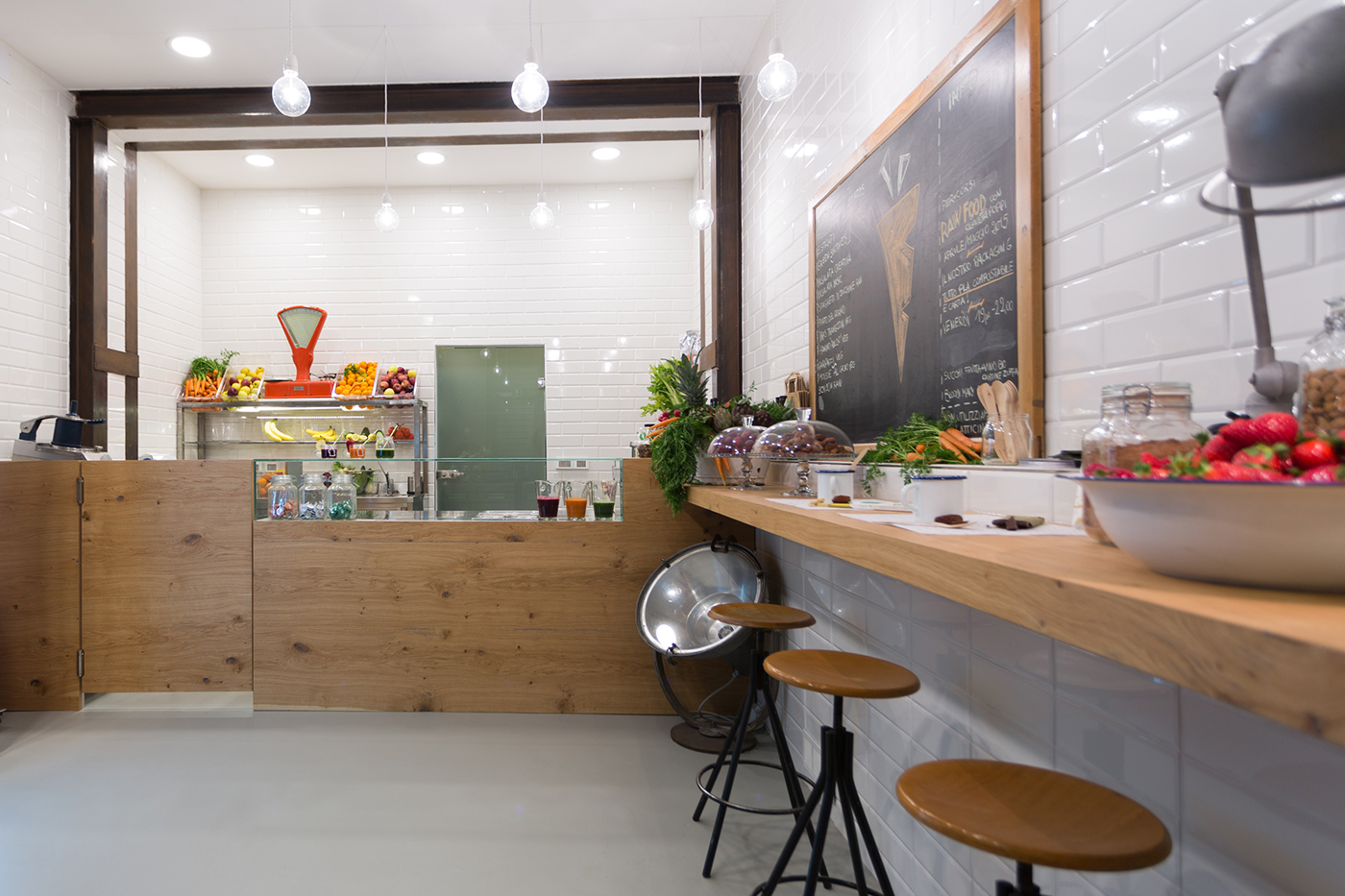 Pistinèga 鮮榨果汁吧餐飲lVI設(shè)計12