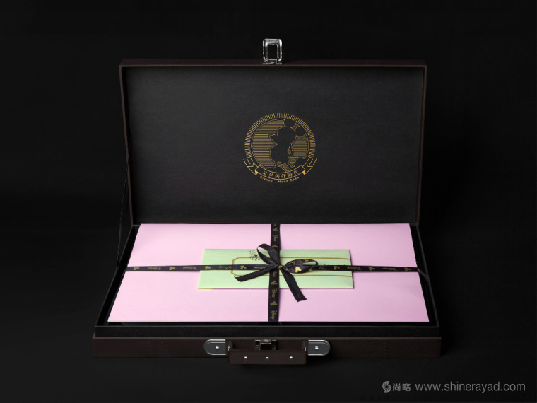 Disney迪斯尼“民國(guó)范”月餅產(chǎn)品創(chuàng)意剖析與包裝插畫設(shè)計(jì)欣賞19 Disney迪斯尼“民國(guó)范”月餅產(chǎn)品創(chuàng)意剖析與包裝插畫設(shè)計(jì)欣賞19