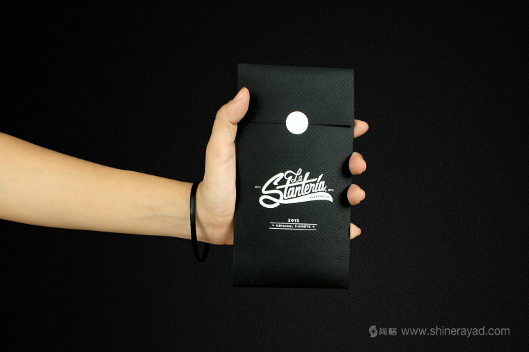 Clothing服飾公司跨界品牌形象設(shè)計(jì)包裝設(shè)計(jì)案例-上海包裝設(shè)計(jì)公司5