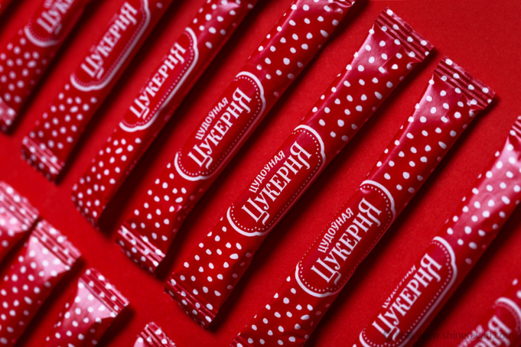 上海包裝設(shè)計(jì)公司設(shè)計(jì)欣賞點(diǎn)評(píng)：紅色裝 TSUKERNYA 咖啡方糖砂糖包裝設(shè)計(jì)5