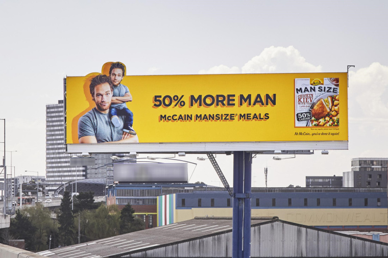 廣告策劃公司分享麥肯食品”多出一個(gè)50%小男人，麥凱恩大餐”戶外平面廣告創(chuàng)意