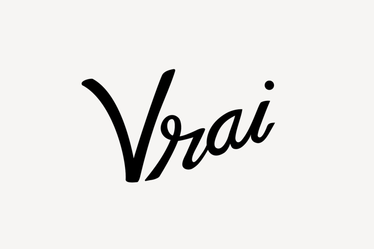 Vrai 品牌灌裝伏特加雞尾酒手寫標(biāo)志設(shè)計(jì)