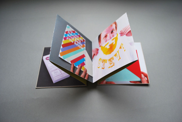 上海畫冊設計公司分享：13個折疊的宣傳冊設計宣傳折頁設計創(chuàng)意案例