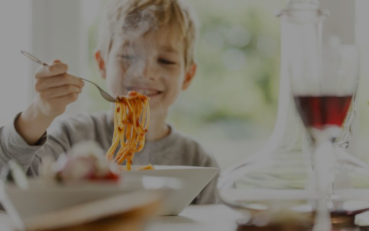 Homepride Kids兒童食品包裝設計，簡潔有創(chuàng)意的兒童游戲插畫設計