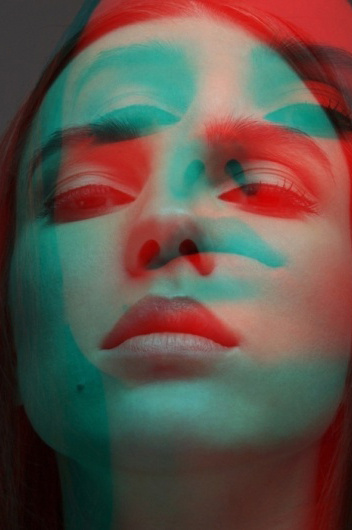 2018年最佳平面設(shè)計趨勢-終極指南-雙曝光雙色調(diào)