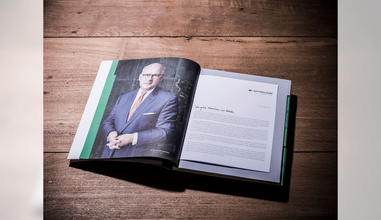 世界國際銀行年報宣傳冊設(shè)計-上海宣傳冊設(shè)計公司分享 世界國際銀行年報宣傳冊設(shè)計-上海宣傳冊設(shè)計公司分享