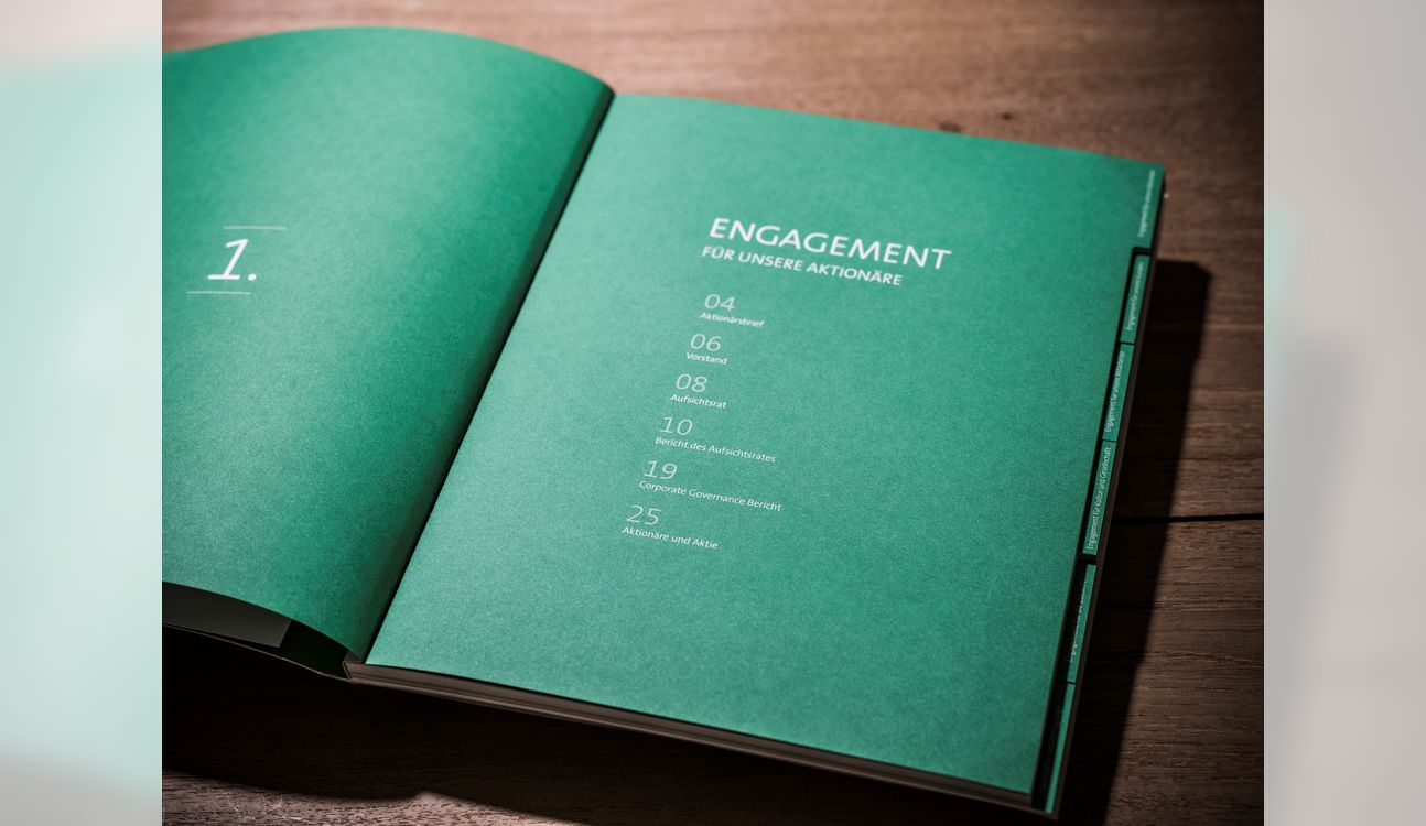 世界國際銀行年報宣傳冊設(shè)計-上海宣傳冊設(shè)計公司分享 世界國際銀行年報宣傳冊設(shè)計-上海宣傳冊設(shè)計公司分享