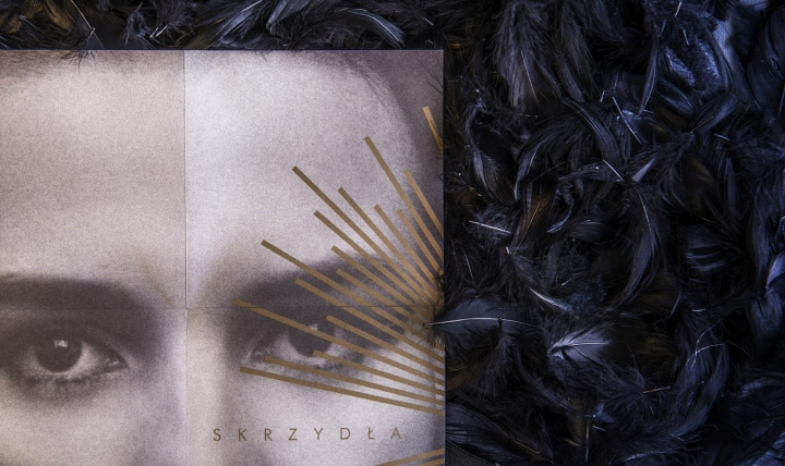 上帝小姐CD音樂專輯封面印金包裝設(shè)計(jì)-上海包裝設(shè)計(jì)公司欣賞