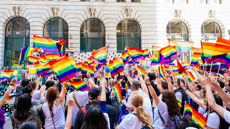 上海品牌VI設(shè)計公司分享：PayPal全球品牌推廣視覺識別設(shè)計指南-炫彩logo變體組合強烈視覺效果