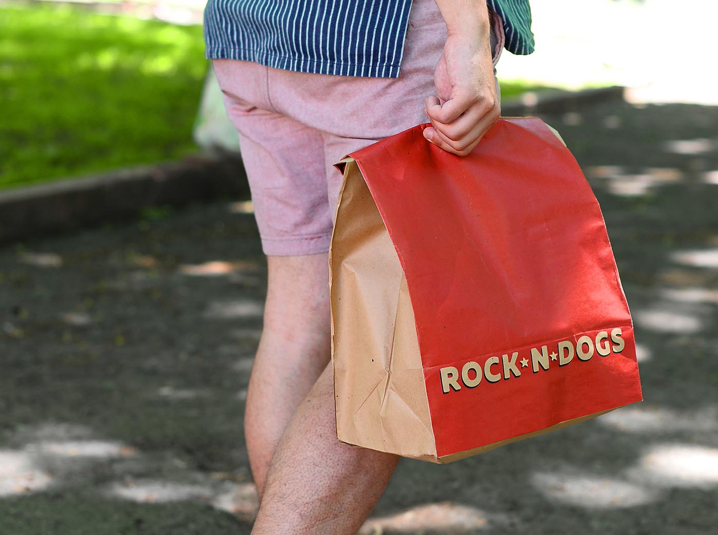 上海品牌包裝設(shè)計(jì)公司欣賞：ROCK ''''N DOG外賣快餐盒手繪插畫包裝設(shè)計(jì)