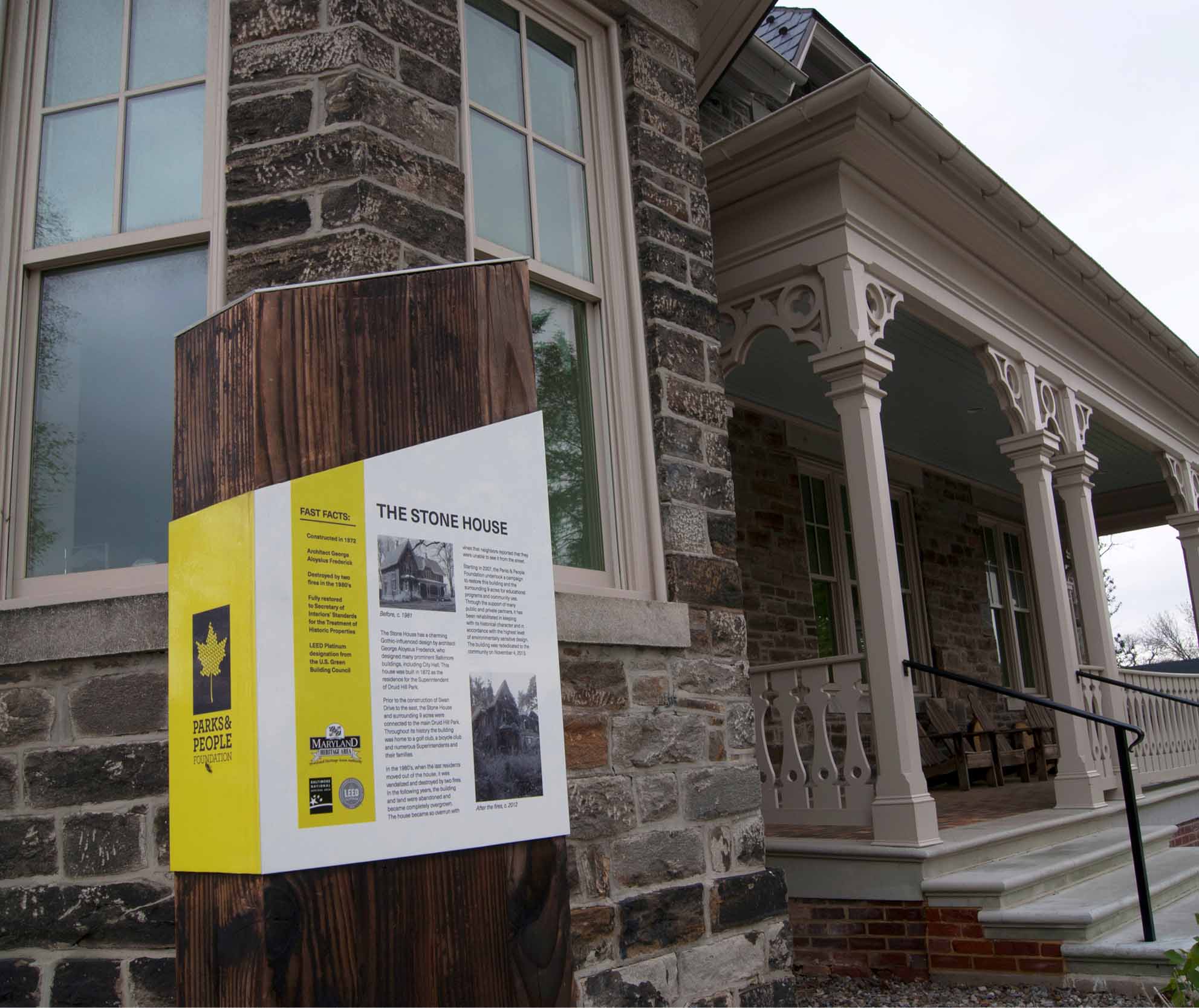 Auchentoroly 公園步行街區(qū)室外導(dǎo)視設(shè)計-上海環(huán)境導(dǎo)視設(shè)計公司