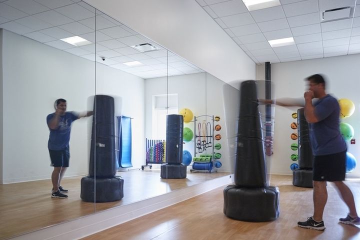 Dealer Tyre 輪胎經(jīng)銷商辦公室裝修設(shè)計-上海品牌設(shè)計空間設(shè)計公司