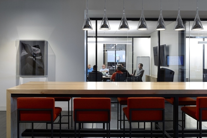 Dealer Tyre 輪胎經(jīng)銷商辦公室裝修設(shè)計-上海品牌設(shè)計空間設(shè)計公司