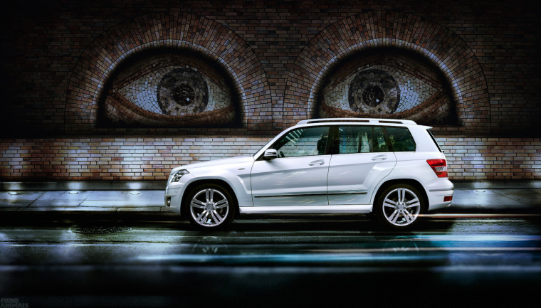 上海海報設(shè)計公司欣賞：一組俄羅斯奇幻的汽車創(chuàng)意海報設(shè)計