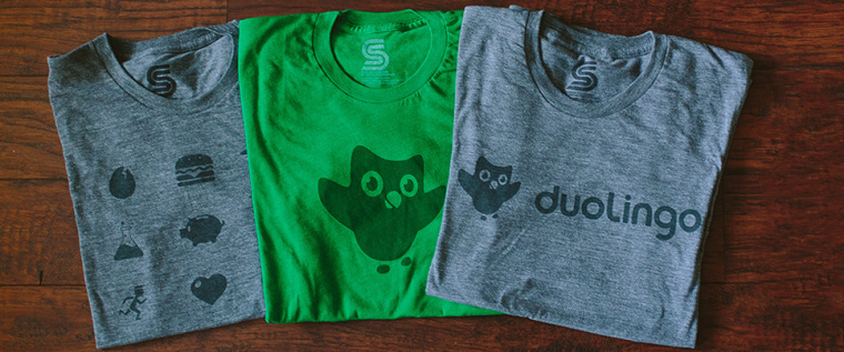 Duolingo語(yǔ)言學(xué)習(xí)翻譯網(wǎng)站標(biāo)志logo設(shè)計(jì)，一只獨(dú)特且有個(gè)性的綠色貓頭鷹