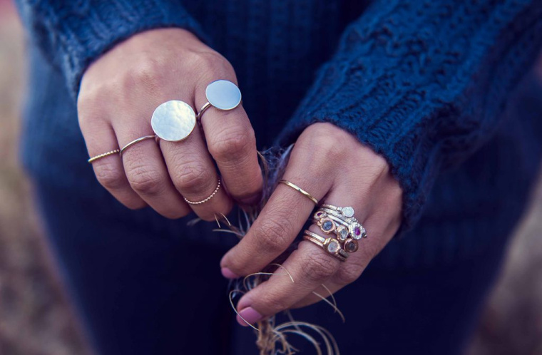 奢侈品品牌設(shè)計：Angela Georgiou珠寶首飾品牌形象VI設(shè)計logo設(shè)計