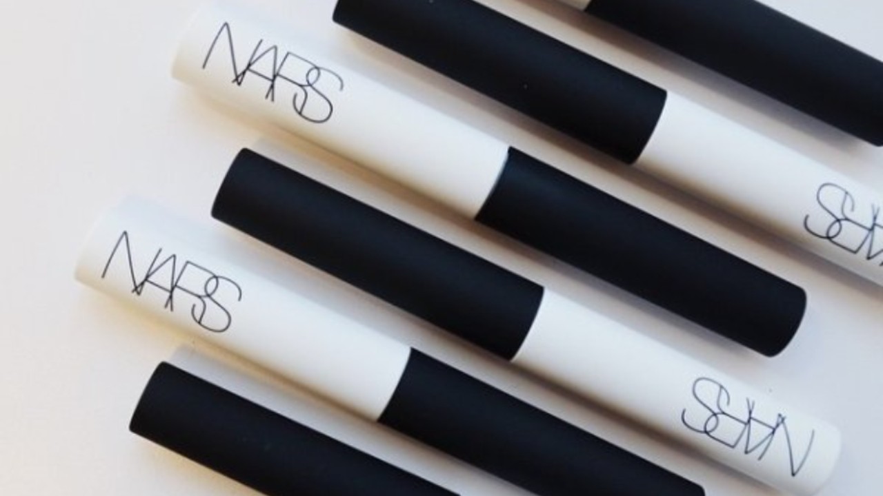NARS“無(wú)所謂眼影打底筆” 美容化妝品品牌命名