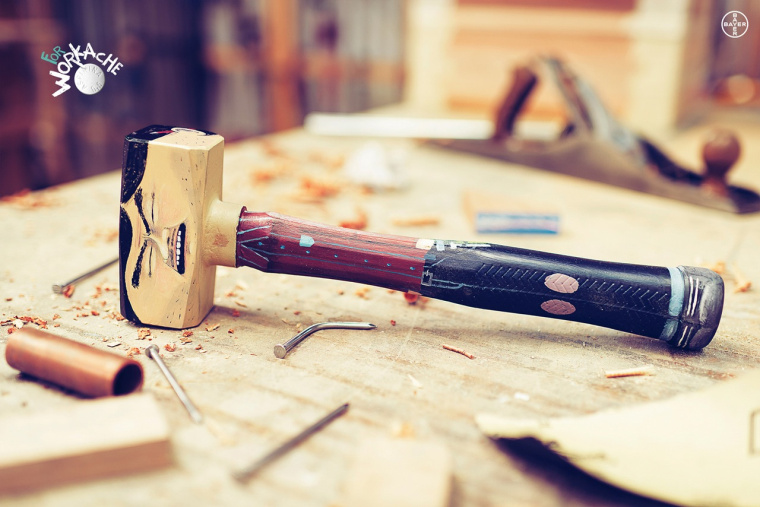 阿司匹林藥物平面廣告創(chuàng)意設(shè)計(jì),擬物化的表現(xiàn)形式傳達(dá)藥物的特色-榔頭 阿司匹林藥物平面廣告創(chuàng)意設(shè)計(jì),擬物化的表現(xiàn)形式傳達(dá)藥物的特色-榔頭