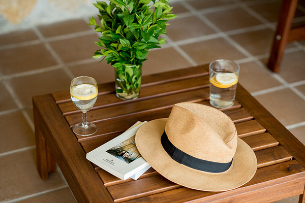 Cantabrian生態(tài)公寓酒店簡約圖形線條logo設(shè)計vi設(shè)計