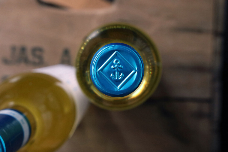 Chesapeake 葡萄酒包裝設(shè)計(jì)，通過插畫來表達(dá)切薩皮克灣的海洋生物