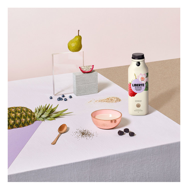 加拿大有機(jī)酸奶Liberté品牌包裝設(shè)計(jì)，來自植物學(xué)書籍插圖