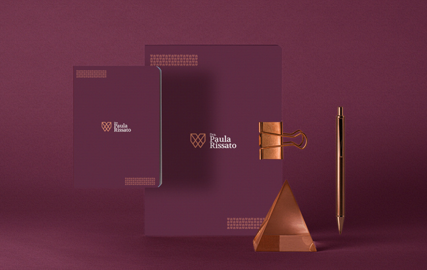 Dra. Paula Rissato 牙醫(yī)齒科診所logo設(shè)計(jì)vi設(shè)計(jì)，溫暖的線條風(fēng)格