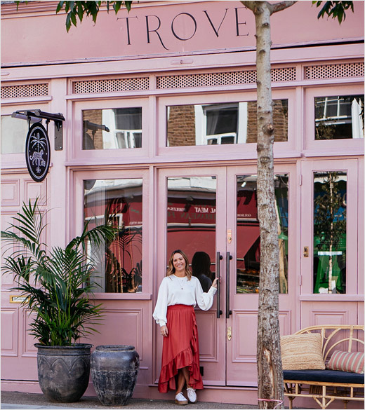 Trove 家具品牌logo設(shè)計。由豹+棕櫚樹+鑰匙組合而成