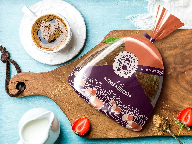 Serpukhovkhleb 大型面包店袋裝面包設(shè)計(jì)，幾何版式+人物頭像