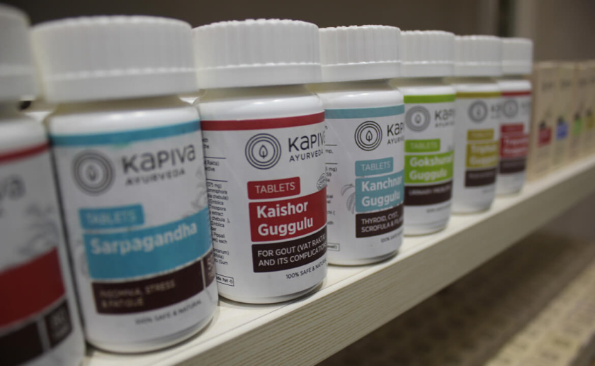 KapivaOTC非處方藥品包裝設(shè)計(jì)，嚴(yán)謹(jǐn)?shù)纳珘K加植物插圖