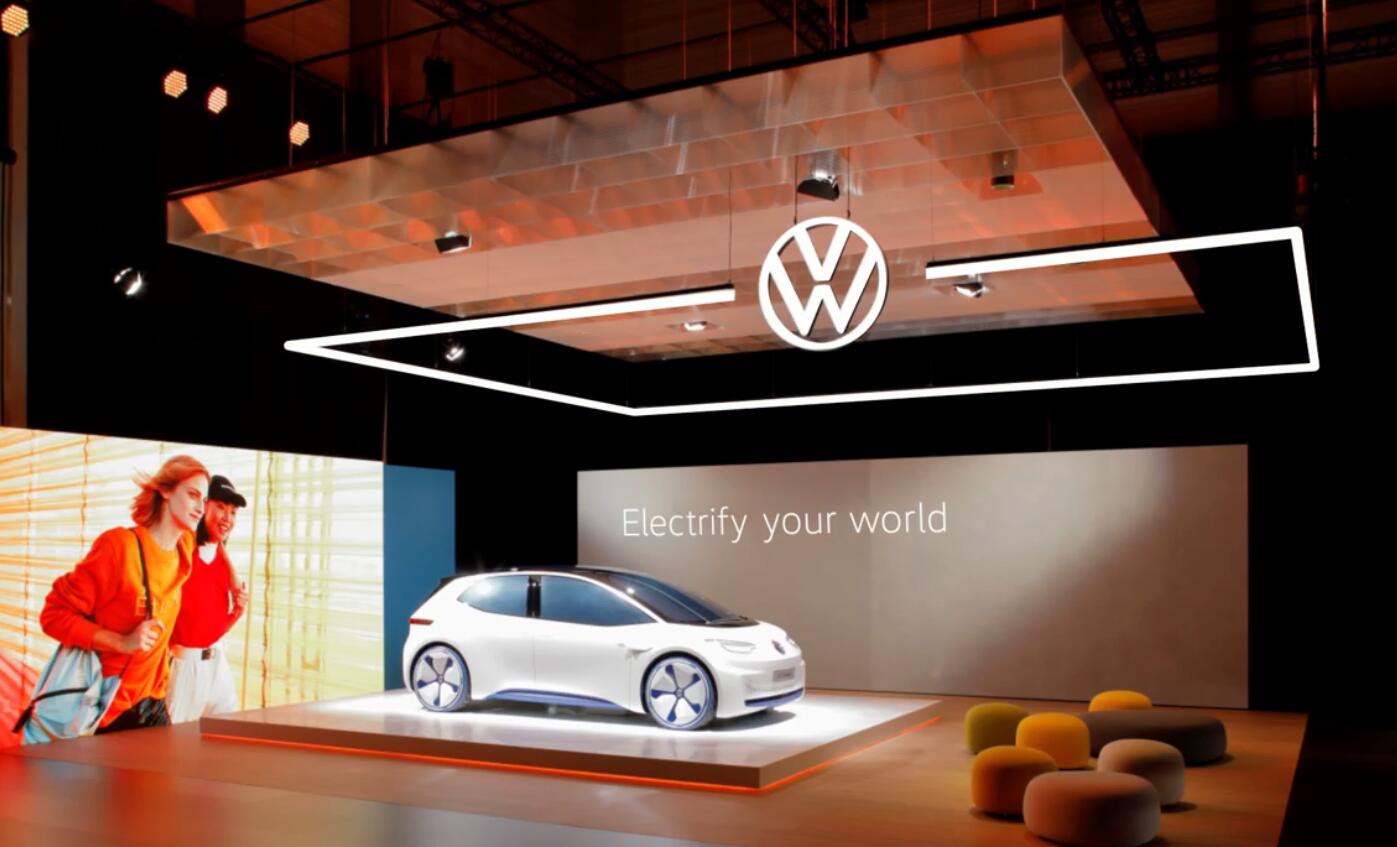 大眾汽車扁平簡(jiǎn)約風(fēng)新logo設(shè)計(jì)+”移動(dòng)線框“輔助視覺識(shí)別元素 大眾汽車扁平簡(jiǎn)約風(fēng)新logo設(shè)計(jì)+”移動(dòng)線框“輔助視覺識(shí)別元素