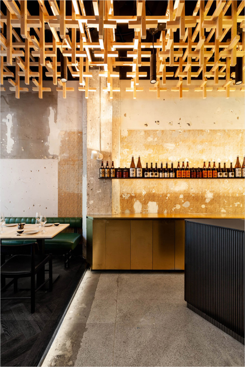 MRDK的Ryu餐廳餐飲空間設(shè)計，充滿藝術(shù)的頂部裝飾藝術(shù)