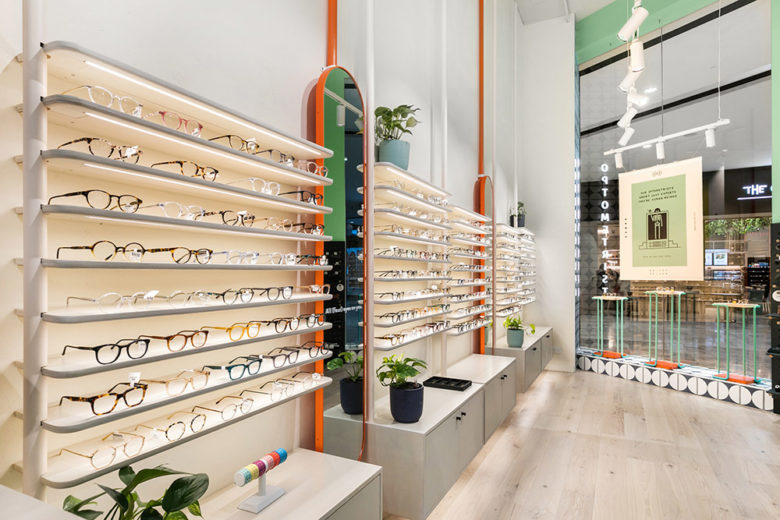 BN眼鏡店店鋪空間設(shè)計，方便容納與管理眾多產(chǎn)品sku