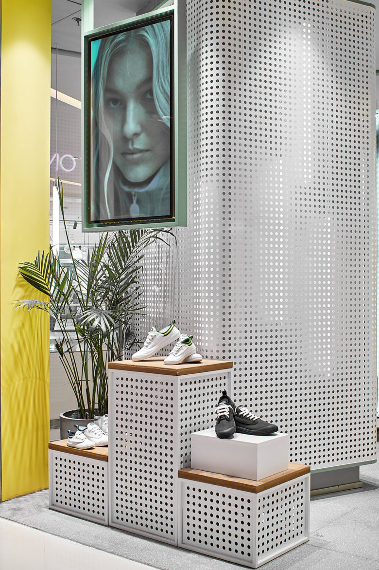 volley 休閑運(yùn)動(dòng)鞋專賣店店鋪設(shè)計(jì)，活力綠色+通透玻璃貨架設(shè)計(jì)