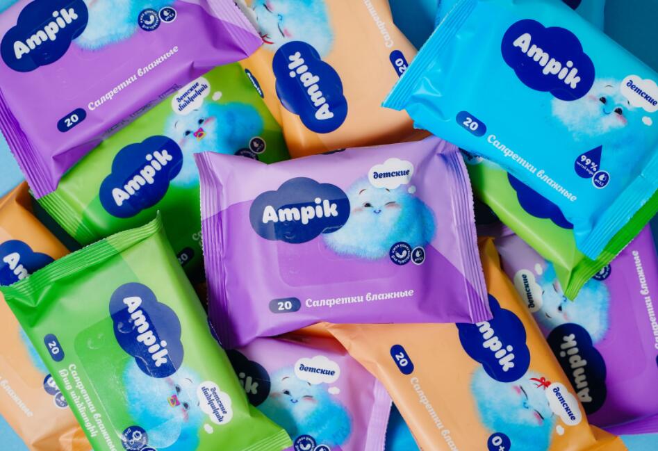 Ampik 安皮克消毒濕巾品牌命名與包裝設計，蓬松的云彩符號代表柔軟的棉花