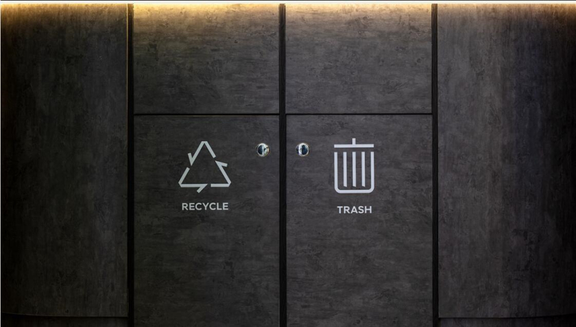 The Table 電信品牌vi視覺識別設(shè)計空間設(shè)計及導視，與桌子結(jié)合的長長的T型水平線元素