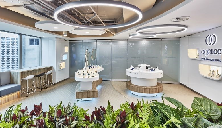 如新保健品新加坡體驗(yàn)中心展廳空間設(shè)計(jì)，以科技和互動元素使品牌栩栩如生