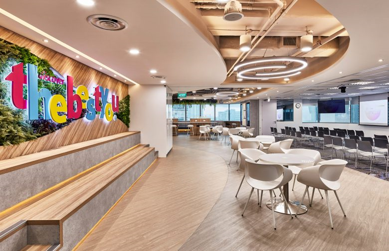 如新保健品新加坡體驗(yàn)中心展廳空間設(shè)計(jì)，以科技和互動元素使品牌栩栩如生