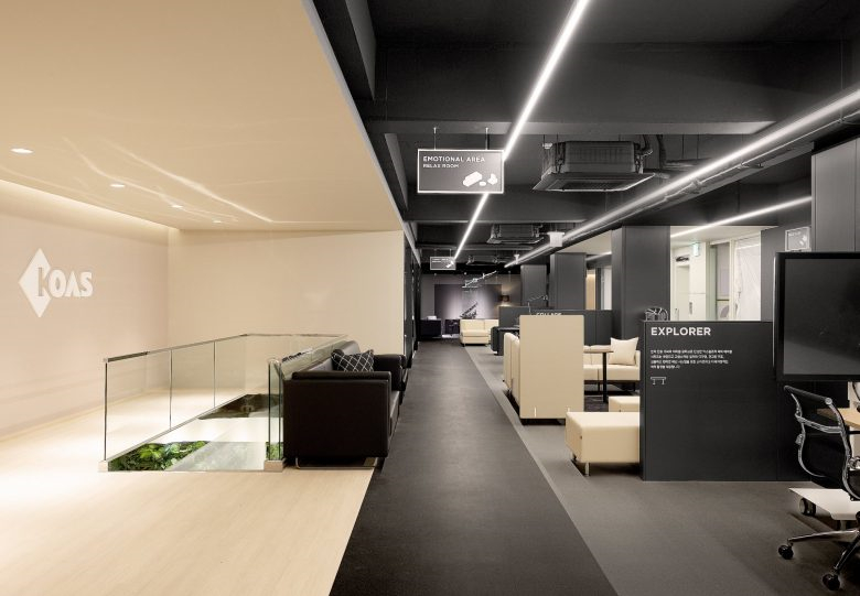 鼓勵(lì)新想法和品牌沉浸感的 Koas 辦公家具陳列空間設(shè)計(jì)